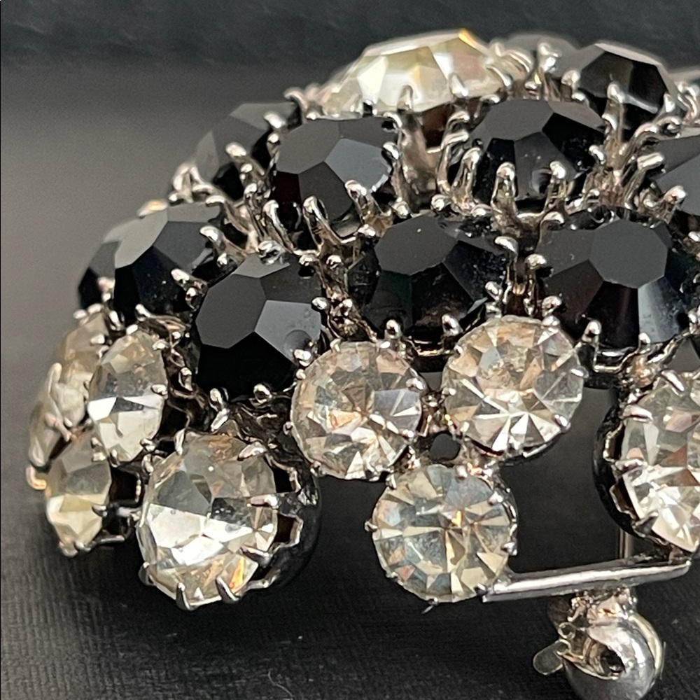 Vintage Austria Black & Crystal High Domed Rhinestone Brooch - Picture 8 of 8